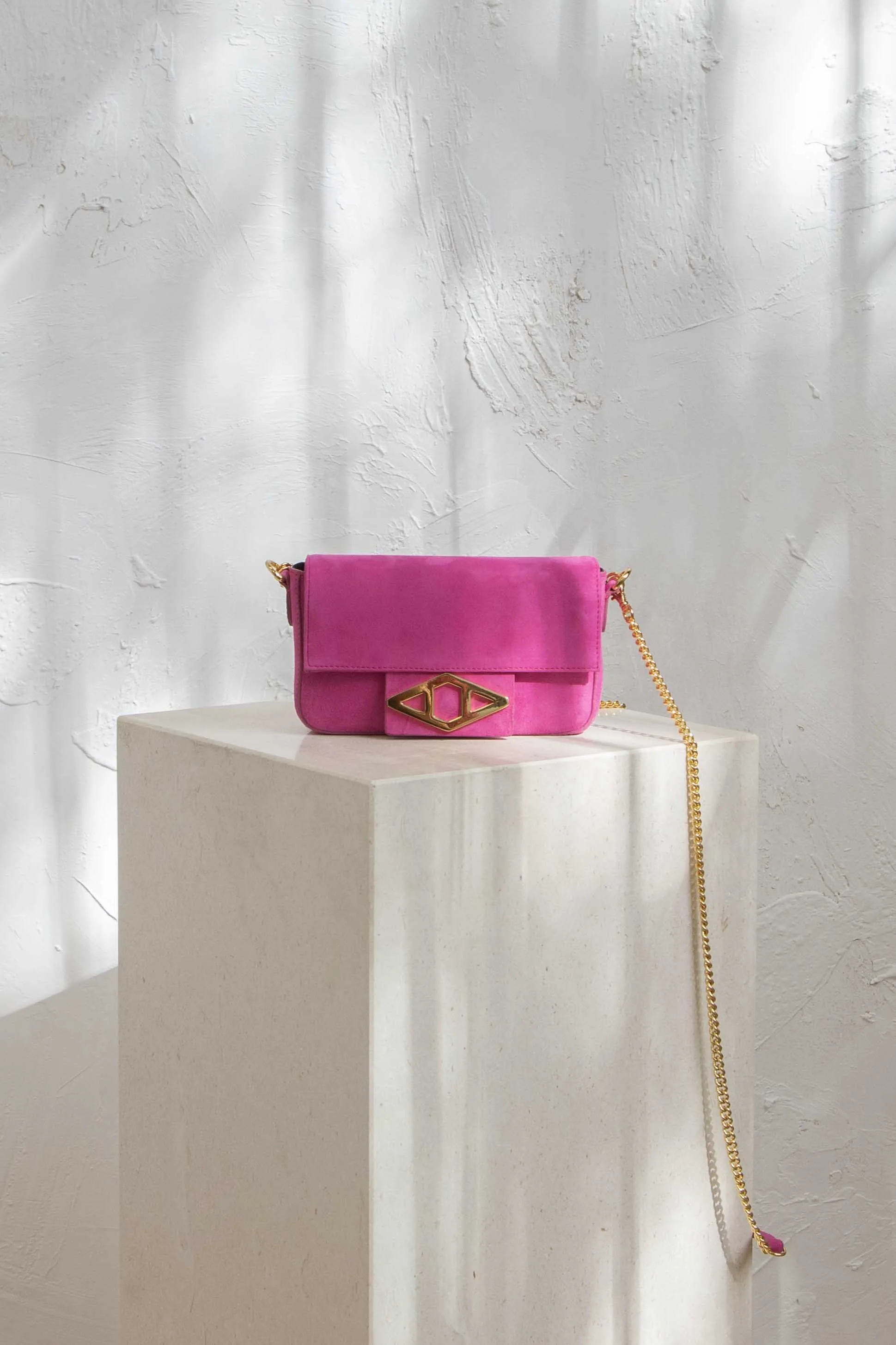 Icon Handbag in Fuchsia