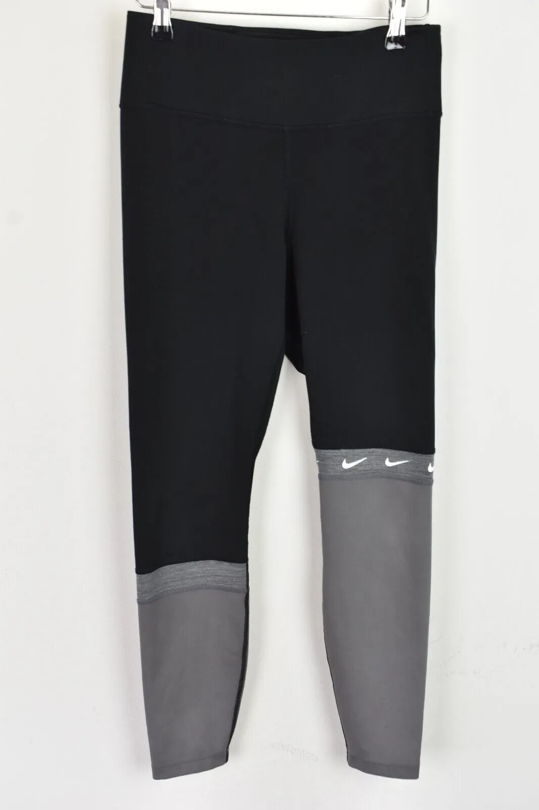 NIKE Black Leggings size M Womens Dri-Fit Outdoors Outerwear Womenswear
