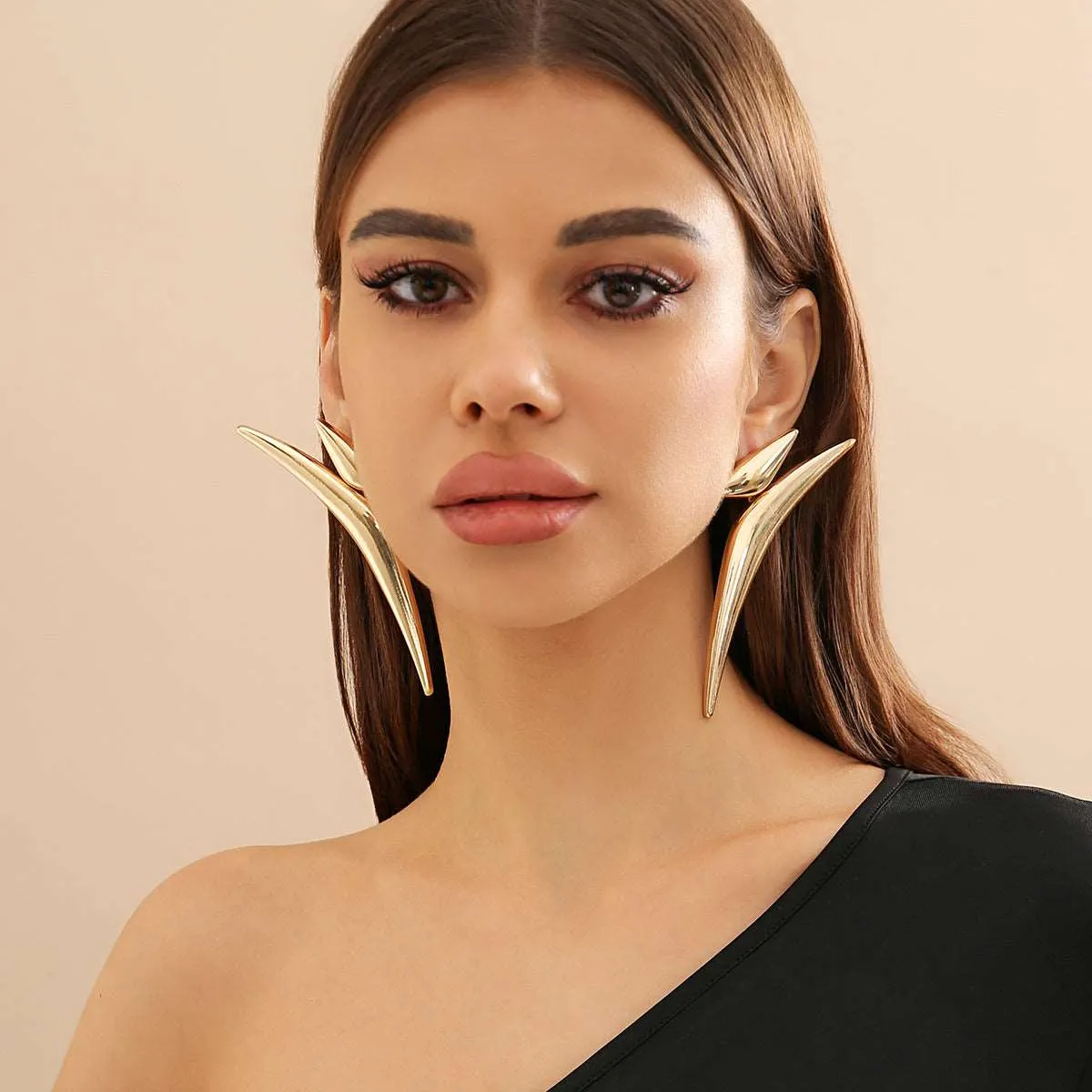 Women's Exaggerated Geometry Bold Triangle Stud Earrings